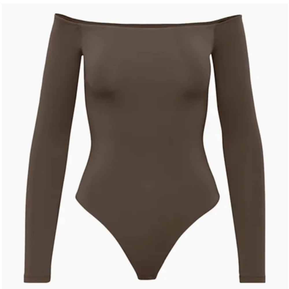 Aritzia contour bodysuit